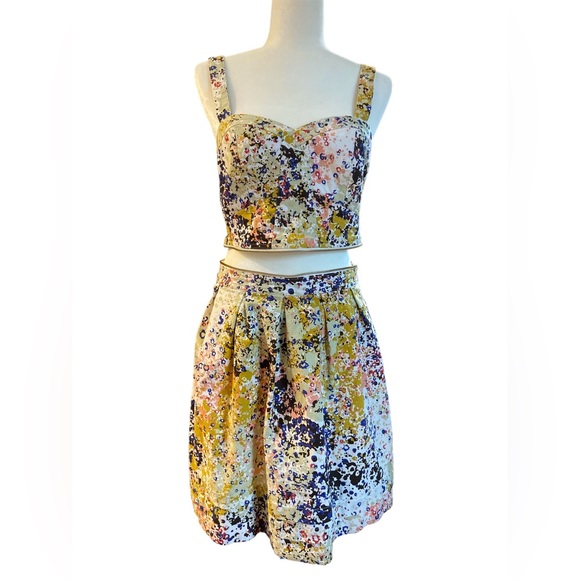 GUESS 3 IN 1 CONVERTIBLE ZIPPER DRESS-CROP TOP-SKIRT - Picture 2 of 12